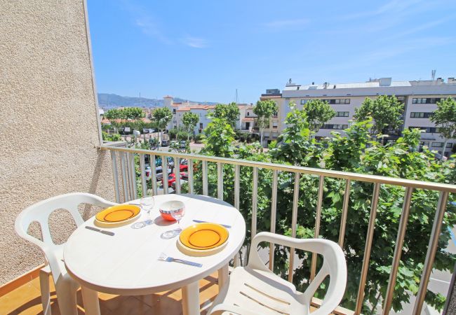 Квартира-студия на Empuriabrava - 0168-POBLAT TIPIC Студия рядом с пляжем