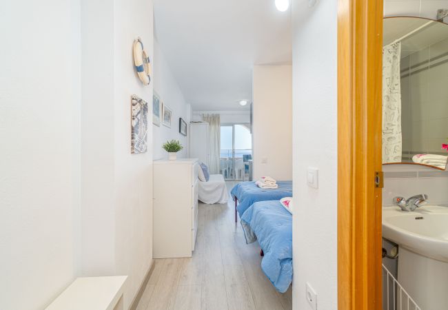 Квартира-студия на Empuriabrava - 0110-MIAMI Студия с видом на море Квартира-студия на Empuriabrava - 0110-MIAMI Студия с видом на море