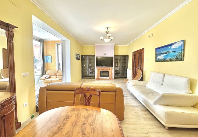 Вилла на Empuriabrava - 0125-MONTGRI Дом с бассейном и Wi-Fi Вилла на Empuriabrava - 0125-MONTGRI Дом с бассейном и Wi-Fi