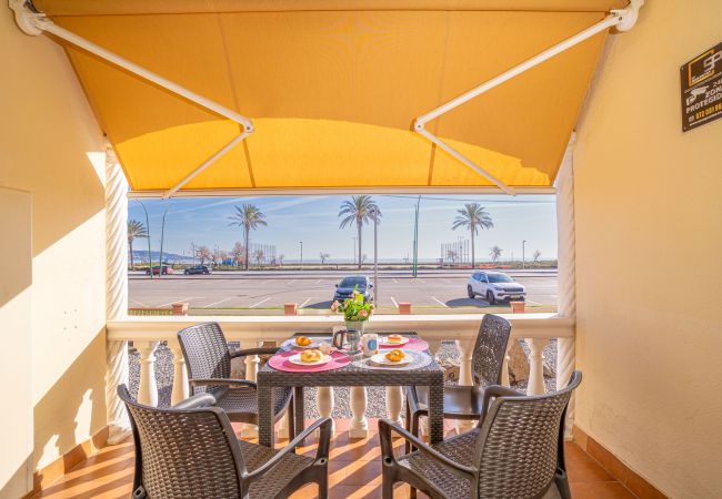 Апартаменты на Empuriabrava - 0016-BAHIA квартира напротив пляжа с беспроводным доступом в Интернет