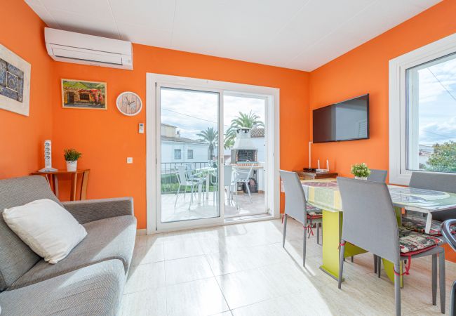 Апартаменты на Empuriabrava - 0012-BAHIA Квартира рядом с пляжем с парковкой