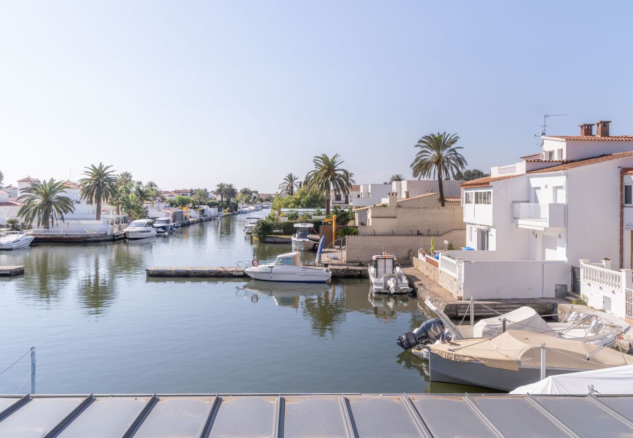 Апартаменты на Эмпуриабра / Empuriabrava - 0169-PORT SEGRE Квартира с видом на канал