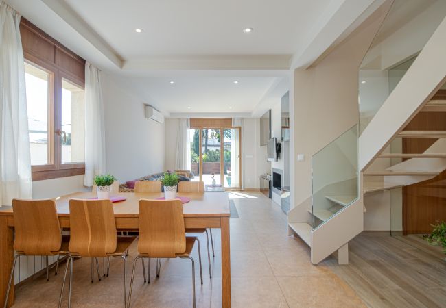 Вилла на Empuriabrava - 0106-LLOBREGAT Дом у канала с бассейном и причалом Вилла на Empuriabrava - 0106-LLOBREGAT Дом у канала с бассейном и причалом