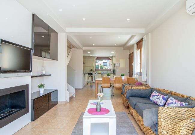 Вилла на Empuriabrava - 0106-LLOBREGAT Дом у канала с бассейном и причалом Вилла на Empuriabrava - 0106-LLOBREGAT Дом у канала с бассейном и причалом