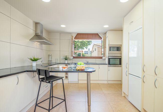 Вилла на Empuriabrava - 0106-LLOBREGAT Дом у канала с бассейном и причалом Вилла на Empuriabrava - 0106-LLOBREGAT Дом у канала с бассейном и причалом