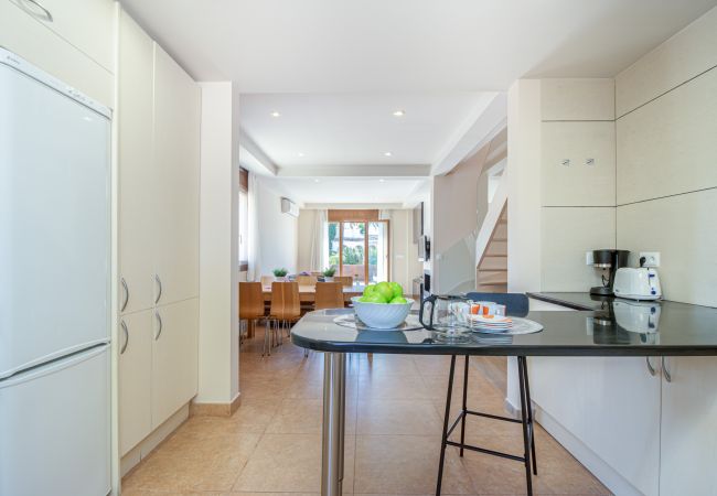 Вилла на Empuriabrava - 0106-LLOBREGAT Дом у канала с бассейном и причалом Вилла на Empuriabrava - 0106-LLOBREGAT Дом у канала с бассейном и причалом