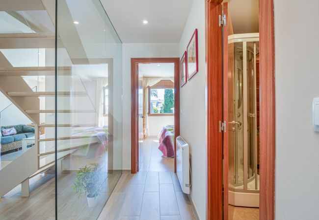 Вилла на Empuriabrava - 0106-LLOBREGAT Дом у канала с бассейном и причалом Вилла на Empuriabrava - 0106-LLOBREGAT Дом у канала с бассейном и причалом