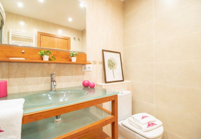 Вилла на Empuriabrava - 0106-LLOBREGAT Дом у канала с бассейном и причалом Вилла на Empuriabrava - 0106-LLOBREGAT Дом у канала с бассейном и причалом