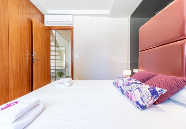 Вилла на Empuriabrava - 0106-LLOBREGAT Дом у канала с бассейном и причалом Вилла на Empuriabrava - 0106-LLOBREGAT Дом у канала с бассейном и причалом