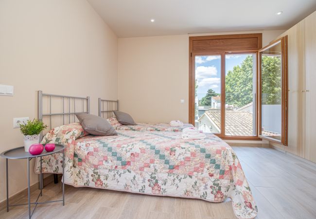 Вилла на Empuriabrava - 0106-LLOBREGAT Дом у канала с бассейном и причалом Вилла на Empuriabrava - 0106-LLOBREGAT Дом у канала с бассейном и причалом