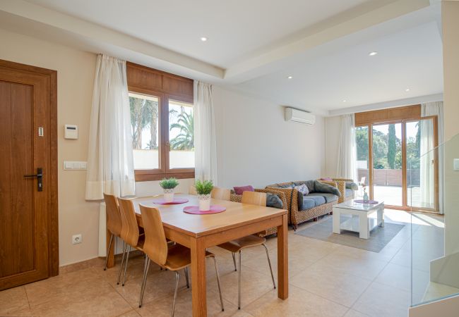 Вилла на Empuriabrava - 0106-LLOBREGAT Дом у канала с бассейном и причалом Вилла на Empuriabrava - 0106-LLOBREGAT Дом у канала с бассейном и причалом