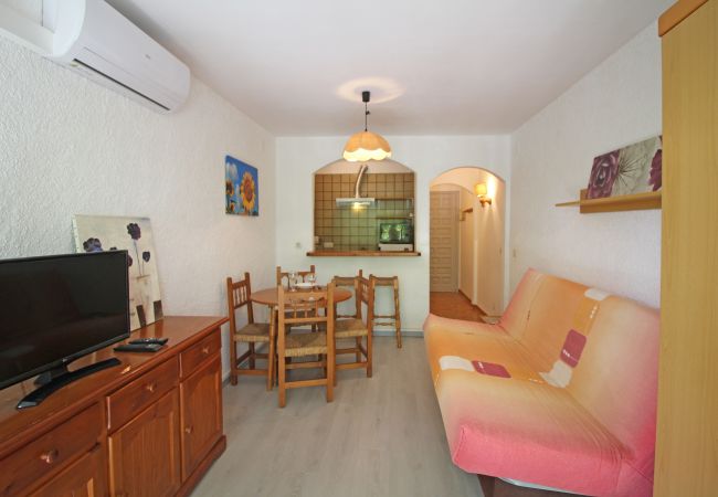 Квартира-студия на Empuriabrava - 0167-POBLAT TIPIC Студия рядом с пляжем