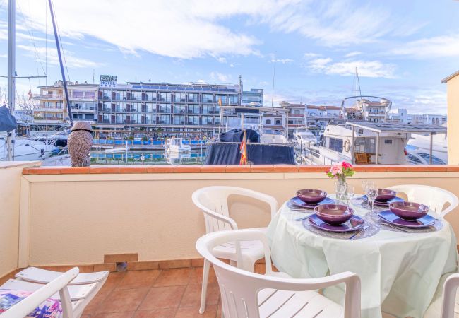 Апартаменты на Empuriabrava - 0155-PORT SALINS Квартира с видом на канал Апартаменты на Empuriabrava - 0155-PORT SALINS Квартира с видом на канал