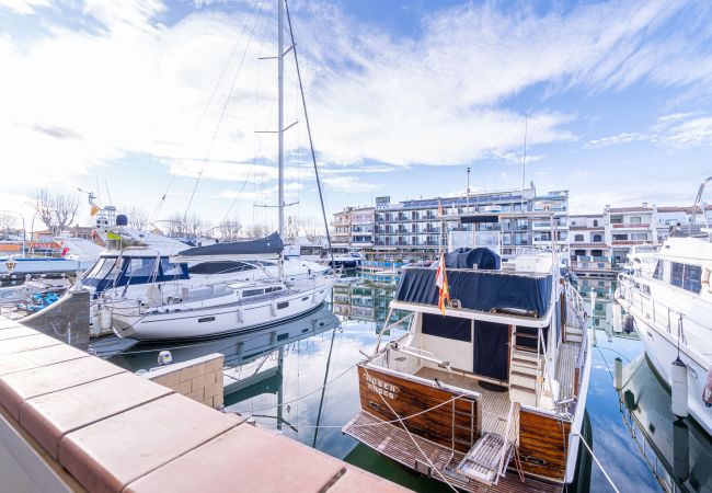 Апартаменты на Empuriabrava - 0155-PORT SALINS Квартира с видом на канал Апартаменты на Empuriabrava - 0155-PORT SALINS Квартира с видом на канал