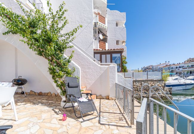 Вилла на Empuriabrava - 0153-PORTO FINO Дом на канале с причалом Вилла на Empuriabrava - 0153-PORTO FINO Дом на канале с причалом