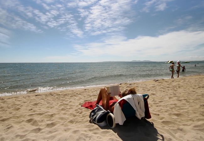 Вилла на Empuriabrava - 0032-CARLIT Дом с садом и 3 спальнями Вилла на Empuriabrava - 0032-CARLIT Дом с садом и 3 спальнями