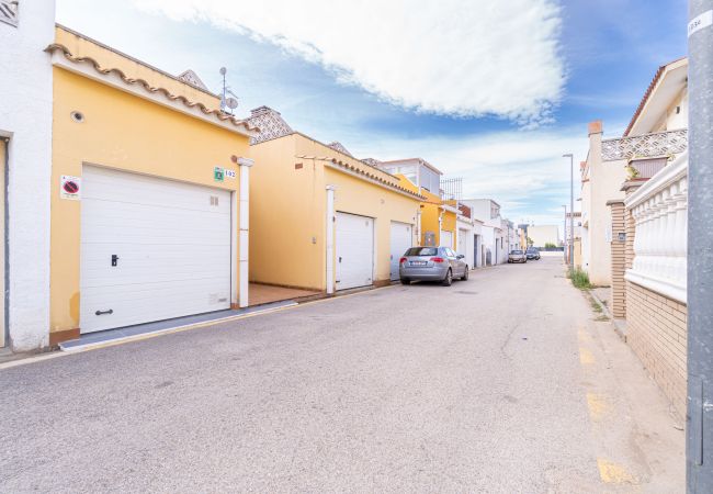 Вилла на Empuriabrava - 0152-PUIGMAL  Современный дом на 6 человек Вилла на Empuriabrava - 0152-PUIGMAL  Современный дом на 6 человек