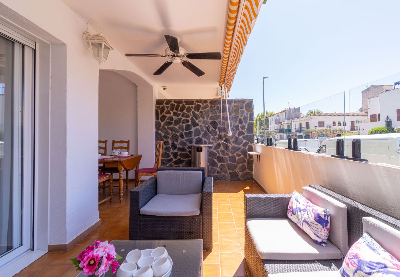 Апартаменты на Эмпуриабра / Empuriabrava - 0158-PATTAYA Квартира с 2 спальнями, террасой и гаражом