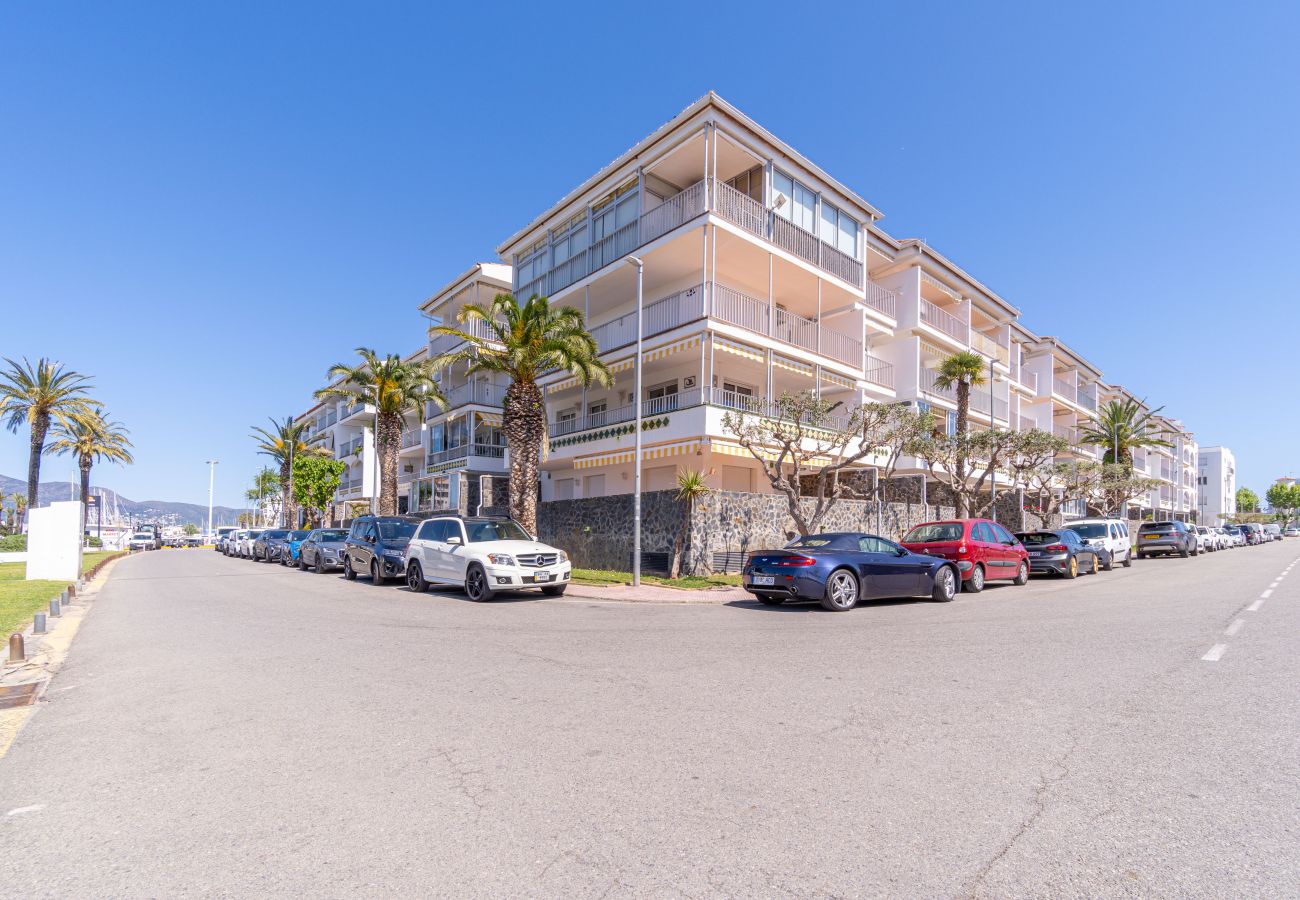 Апартаменты на Эмпуриабра / Empuriabrava - 0158-PATTAYA Квартира с 2 спальнями, террасой и гаражом