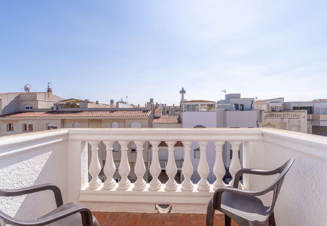 Апартаменты на Empuriabrava - 0132-PORT MOXO  Квартира с террасой и видом на канал Апартаменты на Empuriabrava - 0132-PORT MOXO  Квартира с террасой и видом на канал