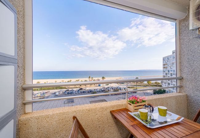 Квартира-студия на Empuriabrava - 0111-MIAMI  Студия с видом на море Квартира-студия на Empuriabrava - 0111-MIAMI  Студия с видом на море