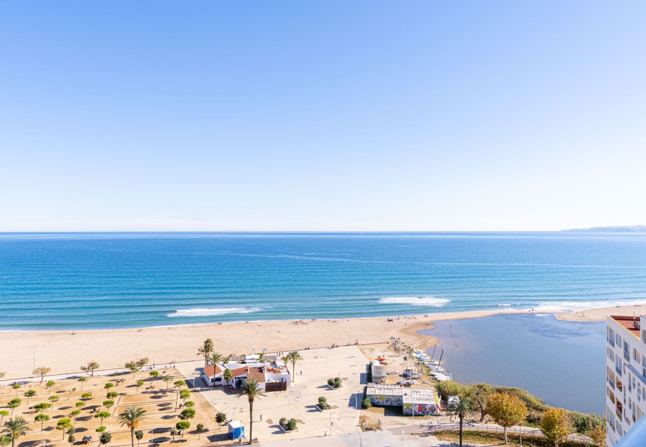 Квартира-студия на Эмпуриабра / Empuriabrava - 0115-MANHATTAN Студия с видом на море