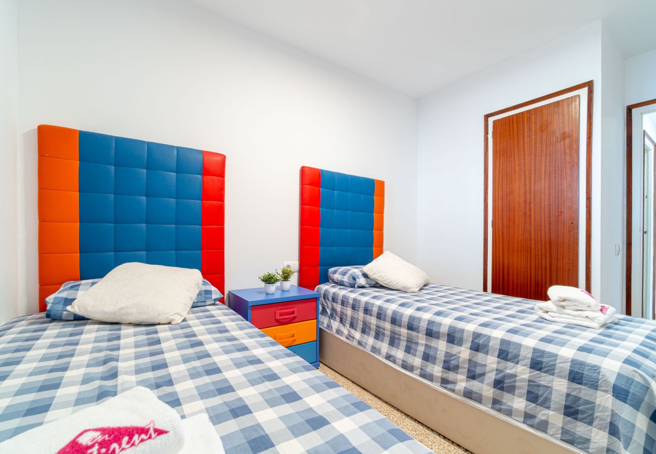 Апартаменты на Эмпуриабра / Empuriabrava - 8001-SANT MORI  Квартира рядом с пляжем