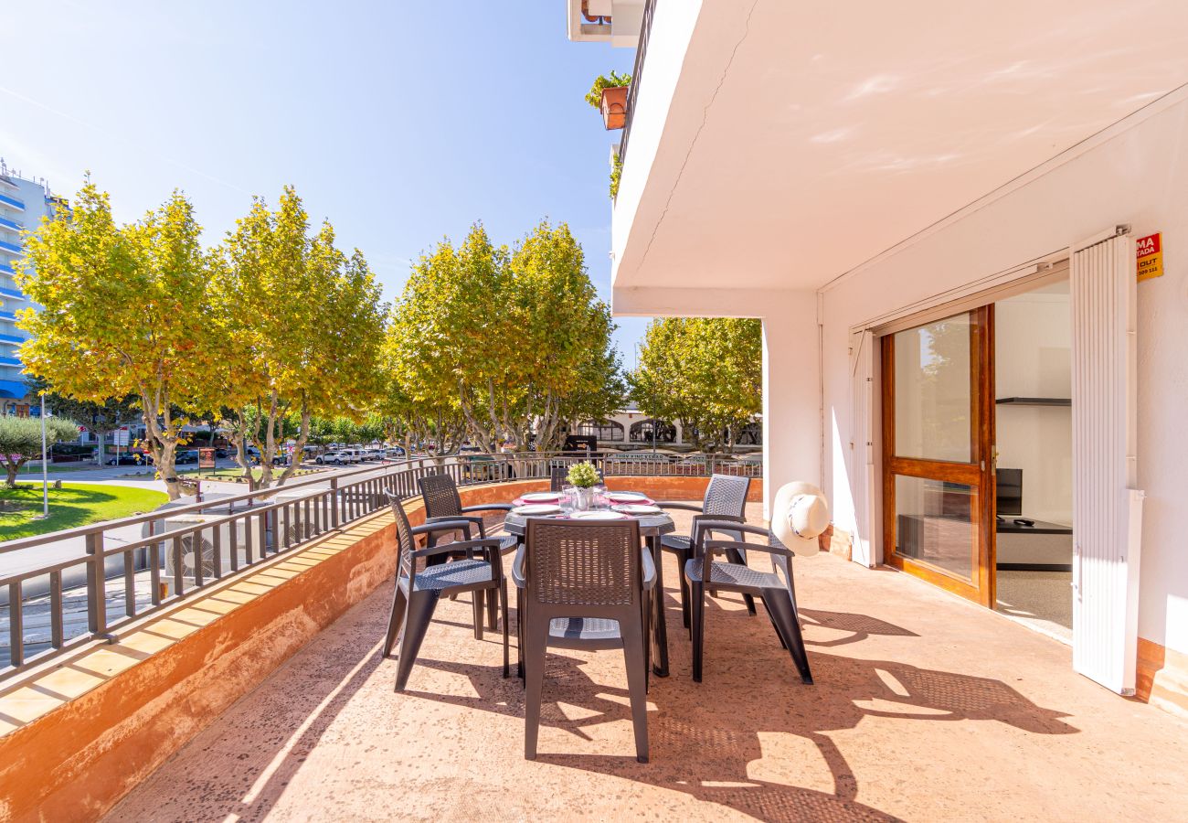 Апартаменты на Эмпуриабра / Empuriabrava - 8001-SANT MORI  Квартира рядом с пляжем