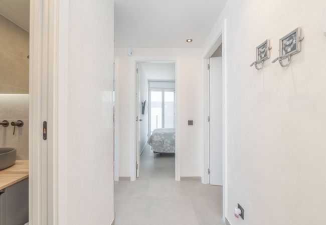 Апартаменты на Rosas / Roses - 2010-AV.PLATJA Квартира высокого класса с общим бассейном и парковкой Апартаменты на Rosas / Roses - 2010-AV.PLATJA Квартира высокого класса с общим бассейном и парковкой