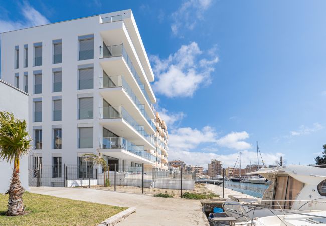 Апартаменты на Rosas / Roses - 2010-AV.PLATJA Квартира высокого класса с общим бассейном и парковкой Апартаменты на Rosas / Roses - 2010-AV.PLATJA Квартира высокого класса с общим бассейном и парковкой