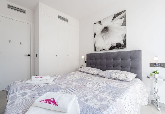 Апартаменты на Rosas / Roses - 2010-AV.PLATJA Квартира высокого класса с общим бассейном и парковкой Апартаменты на Rosas / Roses - 2010-AV.PLATJA Квартира высокого класса с общим бассейном и парковкой