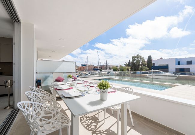 Апартаменты на Rosas / Roses - 2010-AV.PLATJA Квартира высокого класса с общим бассейном и парковкой Апартаменты на Rosas / Roses - 2010-AV.PLATJA Квартира высокого класса с общим бассейном и парковкой