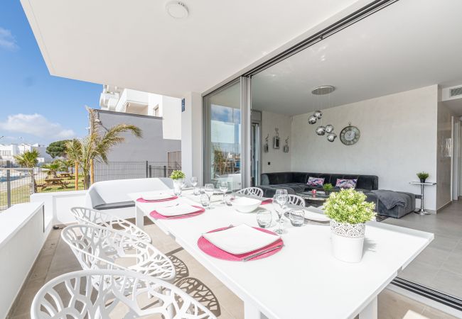 Апартаменты на Rosas / Roses - 2010-AV.PLATJA Квартира высокого класса с общим бассейном и парковкой Апартаменты на Rosas / Roses - 2010-AV.PLATJA Квартира высокого класса с общим бассейном и парковкой