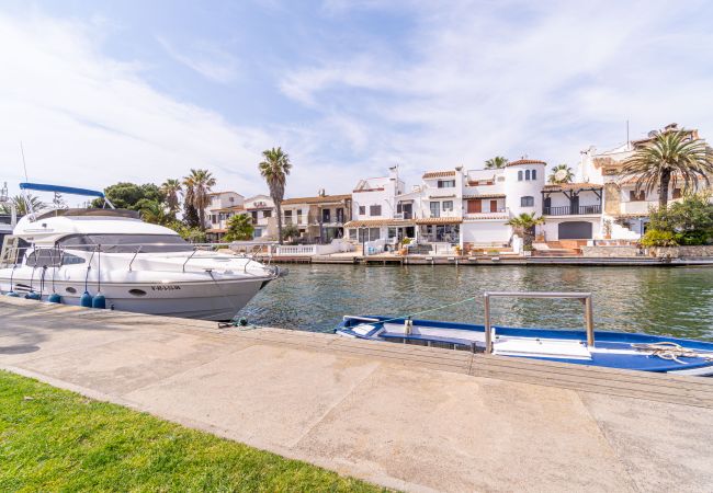 Апартаменты на Empuriabrava - 0159-PATTAYA Квартира рядом с пляжем Апартаменты на Empuriabrava - 0159-PATTAYA Квартира рядом с пляжем