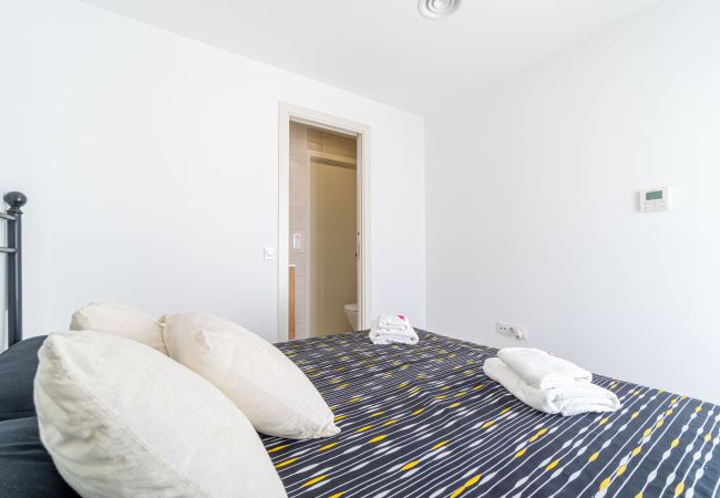 Вилла на Empuriabrava - 0100-LLOBREGAT Дом у канала с бассейном, причалом и студией Вилла на Empuriabrava - 0100-LLOBREGAT Дом у канала с бассейном, причалом и студией