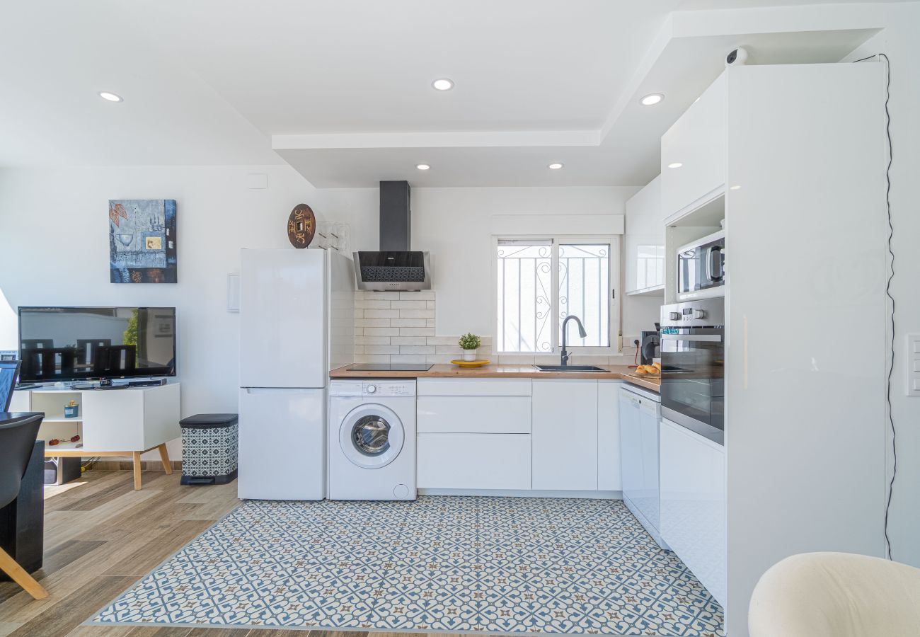 Вилла на Эмпуриабра / Empuriabrava - 0009-ALBERES Дом с бассейном