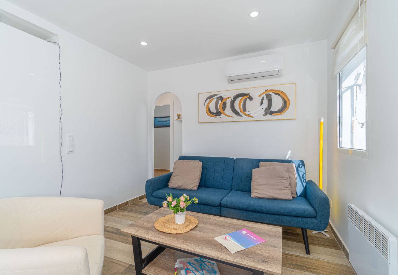 Вилла на Эмпуриабра / Empuriabrava - 0009-ALBERES Дом с бассейном