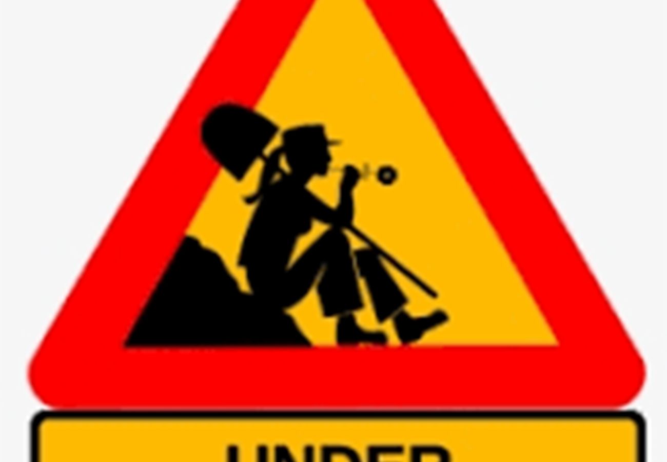 Вилла на Эмпуриабра / Empuriabrava - 0130-MONTGRI Дом с бассейном