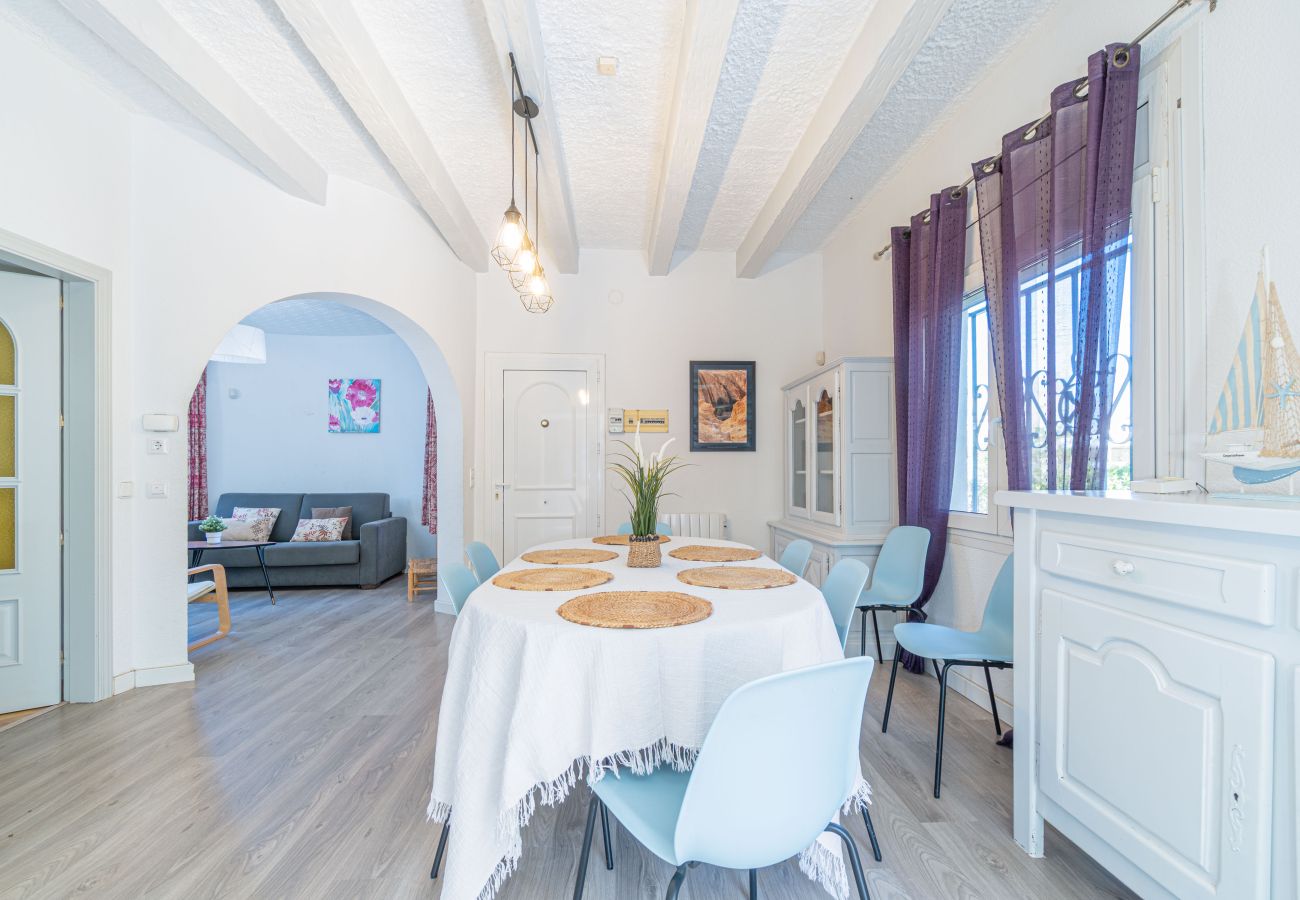 Вилла на Эмпуриабра / Empuriabrava - 0082-PANI Дом с 3 спальнями