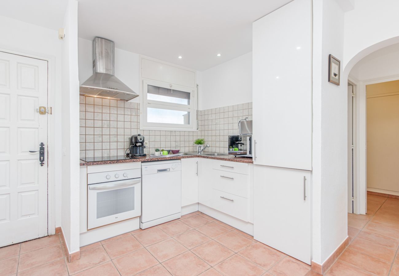 Апартаменты на Эмпуриабра / Empuriabrava - 0147-PORT SOTAVENT Квартира с видом на канал и бассейном