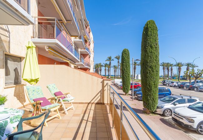 Апартаменты на Empuriabrava - 0088-MIRABLAU Апартаменты с боковым видом на пляж