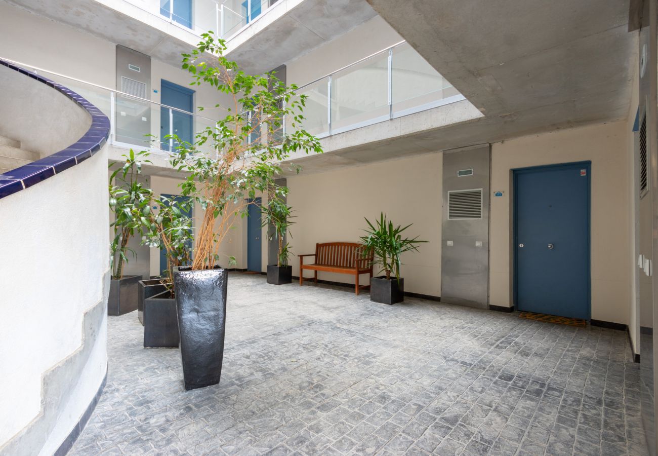 Апартаменты на Росас / Rosas - 2005-PORT CANIGO Апартаменты с общим бассейном и видом на канал 